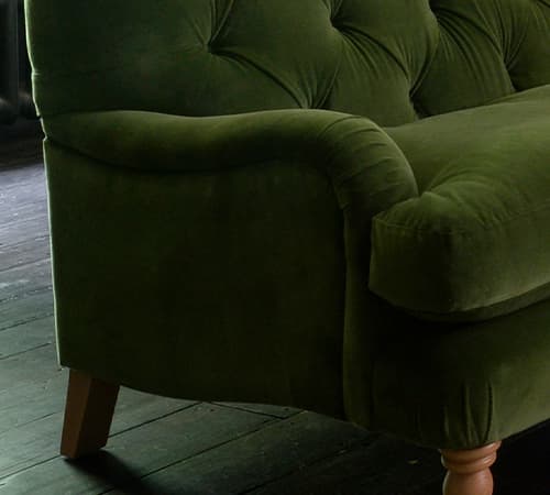 Elegantly curved arms