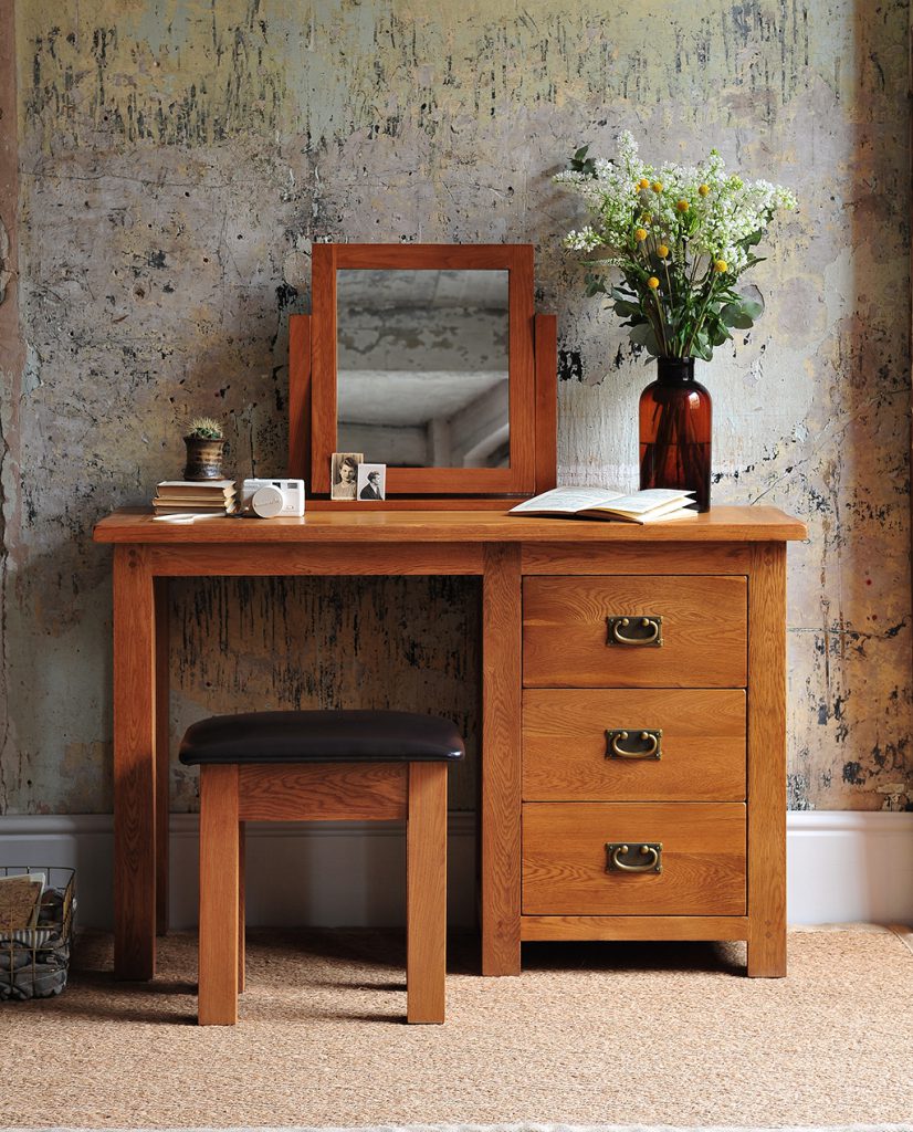 Oak bedroom furniture, rustic, painted wall, flowers, dressing table with mirror