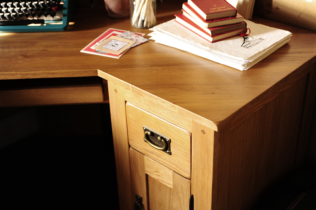 Oak desk, oak surface, home office, paper, typwriter