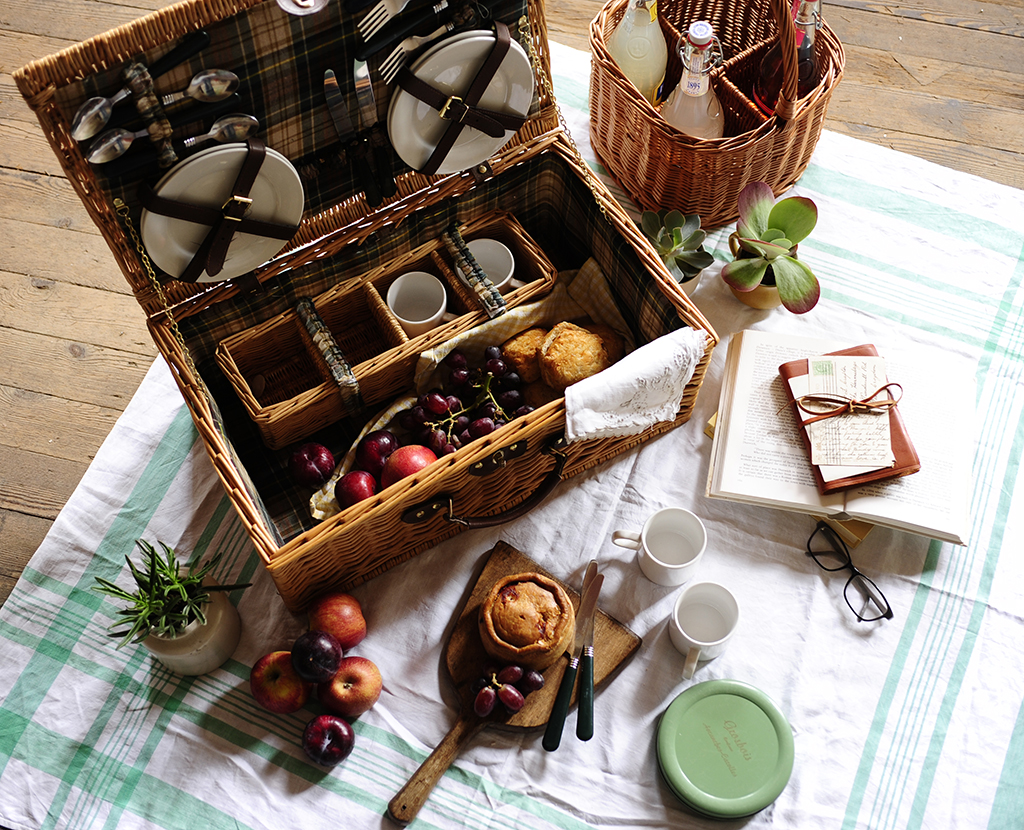 Picnic, Picnic basket, picnic pie, fruit, summer, plants, picnic blanket, 2