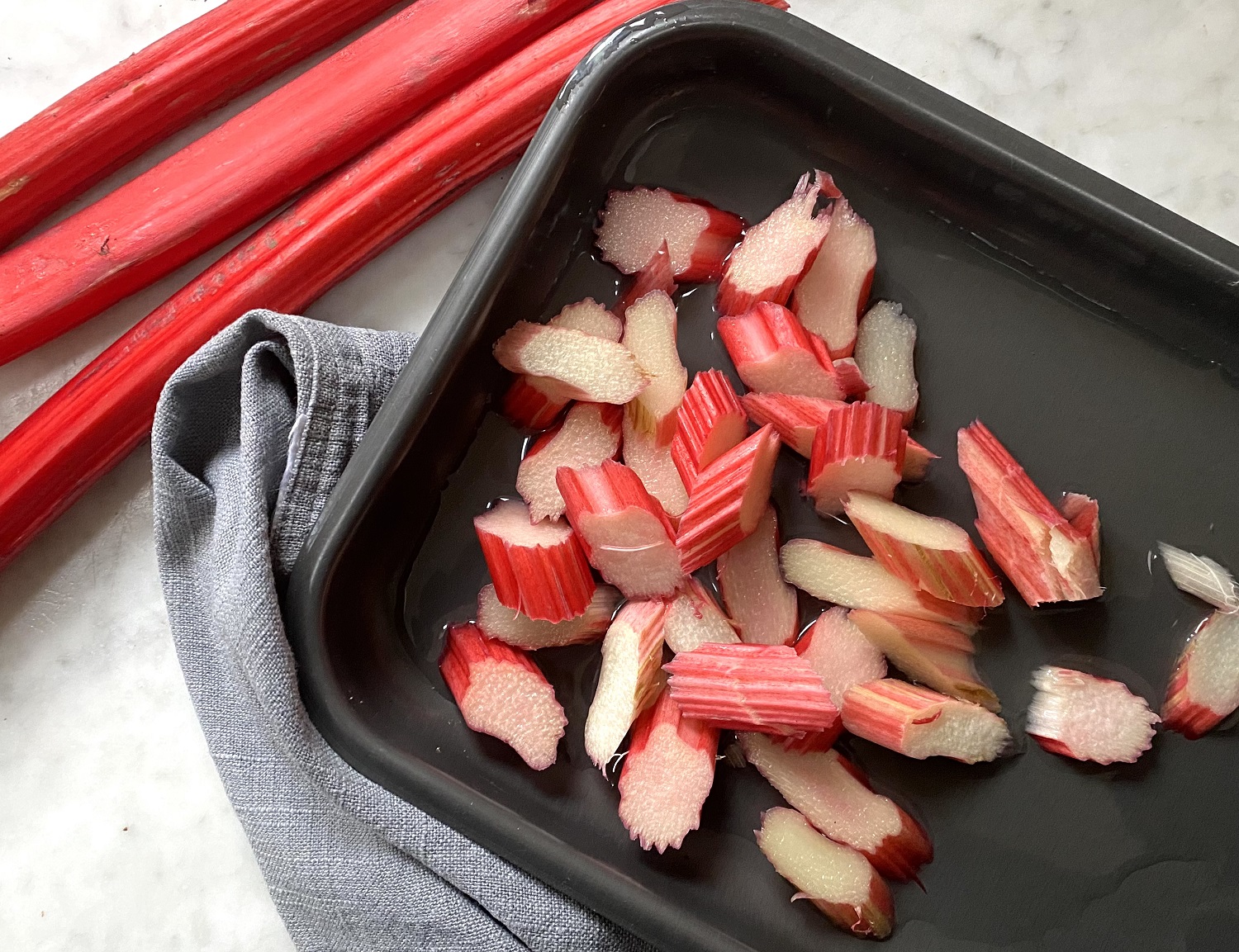 1-rhubarb-in-oven-tray